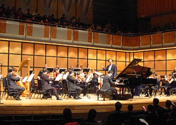 李德伦基金会2003“中西汇粹新年音乐会”