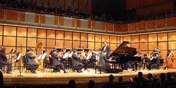 李德伦基金会2003“中西汇粹新年音乐会”