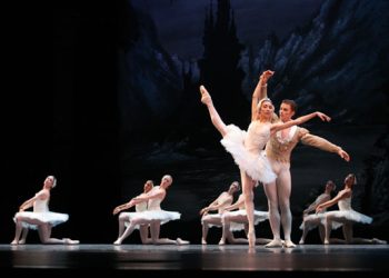 国家芭蕾舞团吴振红领衔主演《天鹅湖》