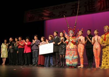 刘兰芳带队“曲苑杂坛”走进加拿大