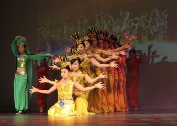 韵舞蹈团“2007夏夜舞动民族风”