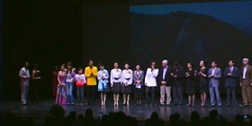 “跨越太平洋的爱”晚会纪念四川地震周年