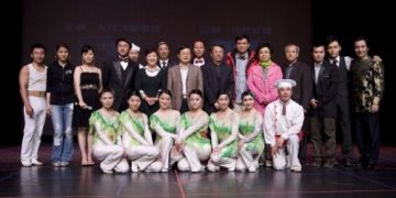 南京杂技团为多伦多观众献上精彩演出