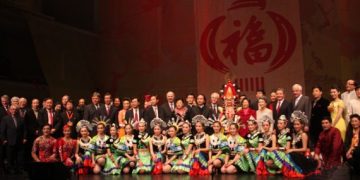 《五洲同春》庆祝加中建交40周年