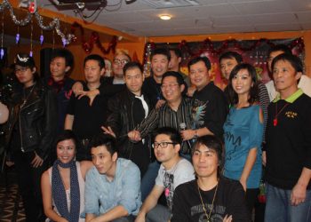 极光乐队震撼推出“圣诞摇滚音乐会”