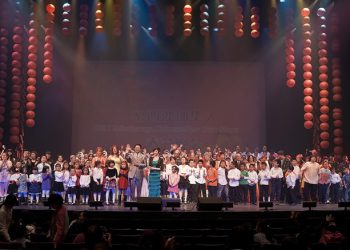 首届密市春晚震撼出场大获成功